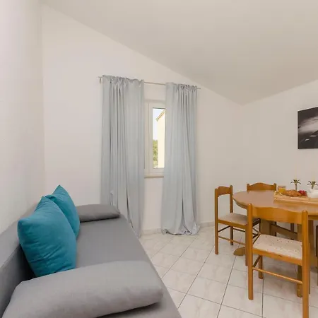 Anton Apartment *